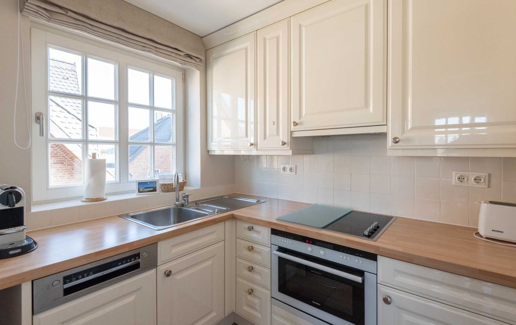 Ferienwohnung Carmen App. 12 mit separater Küche mit Backofen und Geschirrspüler